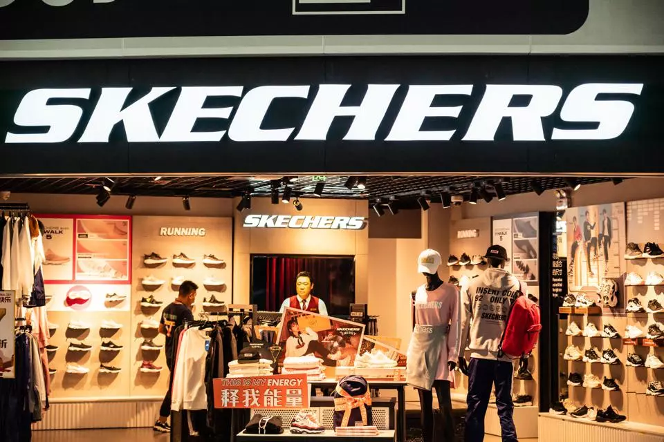 خرید اینترنتی کفش و کتونی اسکچرز  Skechers